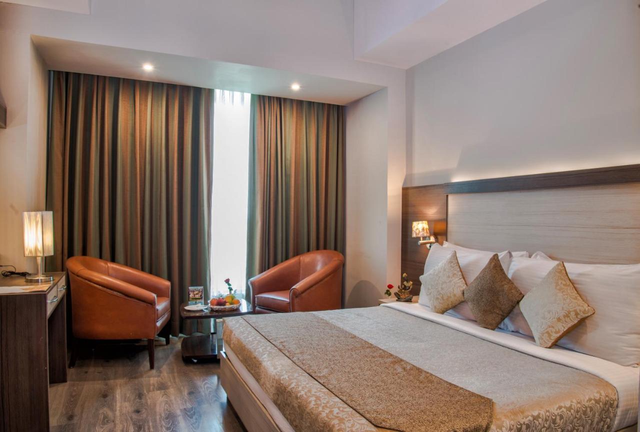 Hide Away Suites Noida Exterior photo